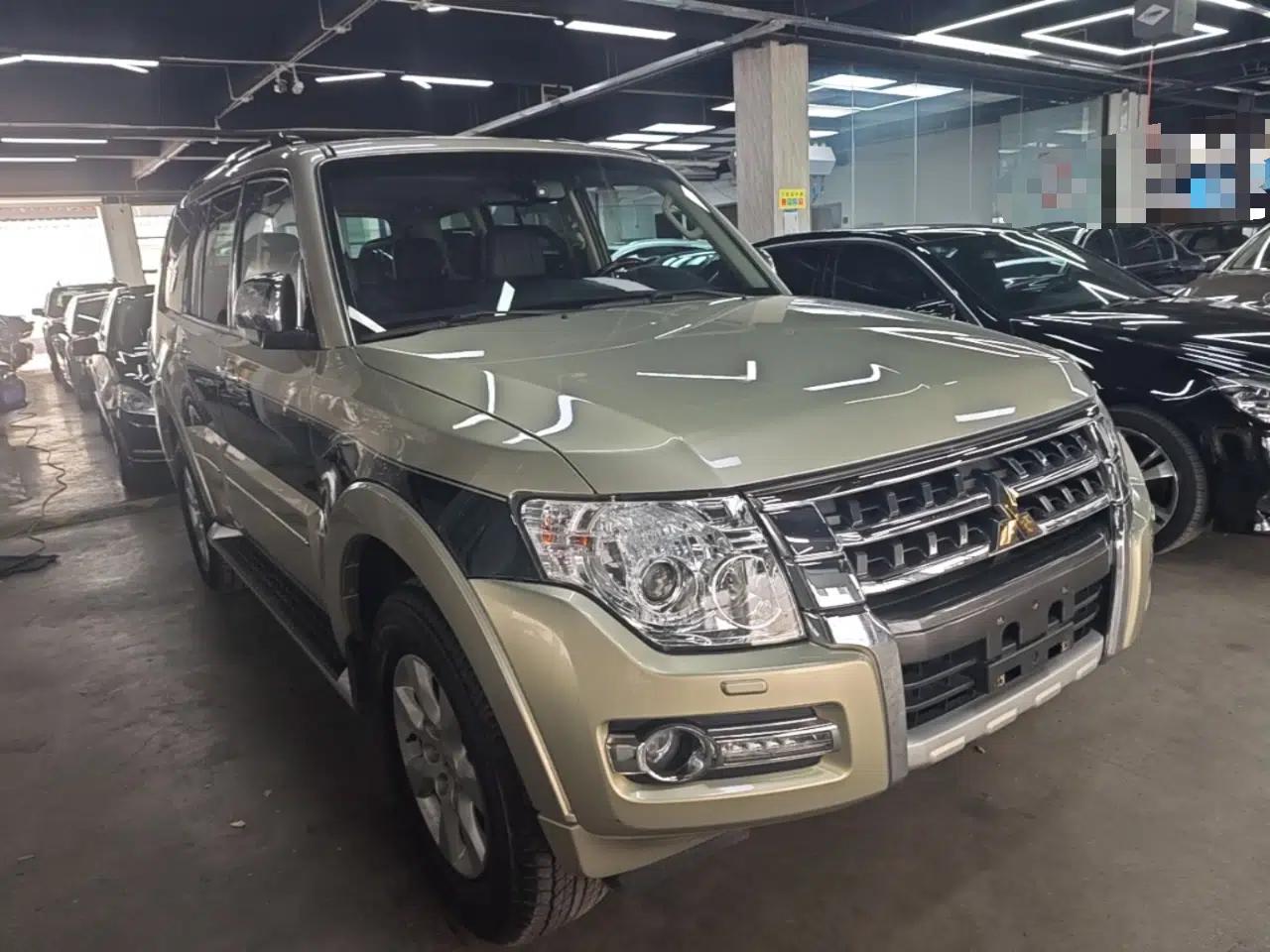 Mitsubishi Pajero 2016 3.0L Automatic Prestige Version China V Standard — миниатюра 3
