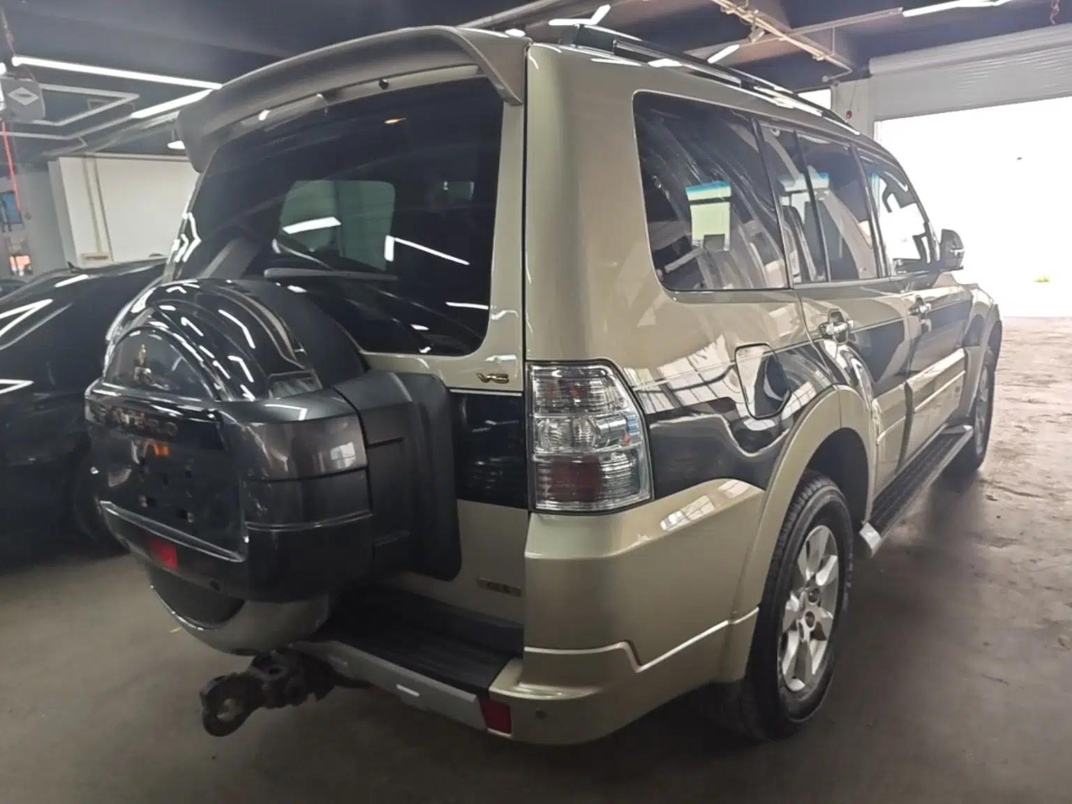 Mitsubishi Pajero 2016 3.0L Automatic Prestige Version China V Standard — миниатюра 6