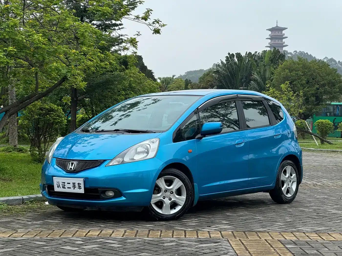 Honda Fit 2008 1.5L Automatic Deluxe Edition — миниатюра 1