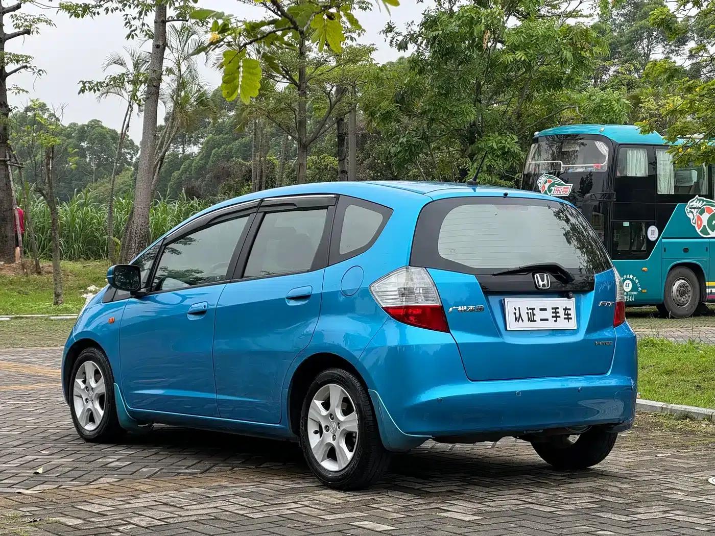 Honda Fit 2008 1.5L Automatic Deluxe Edition — миниатюра 5