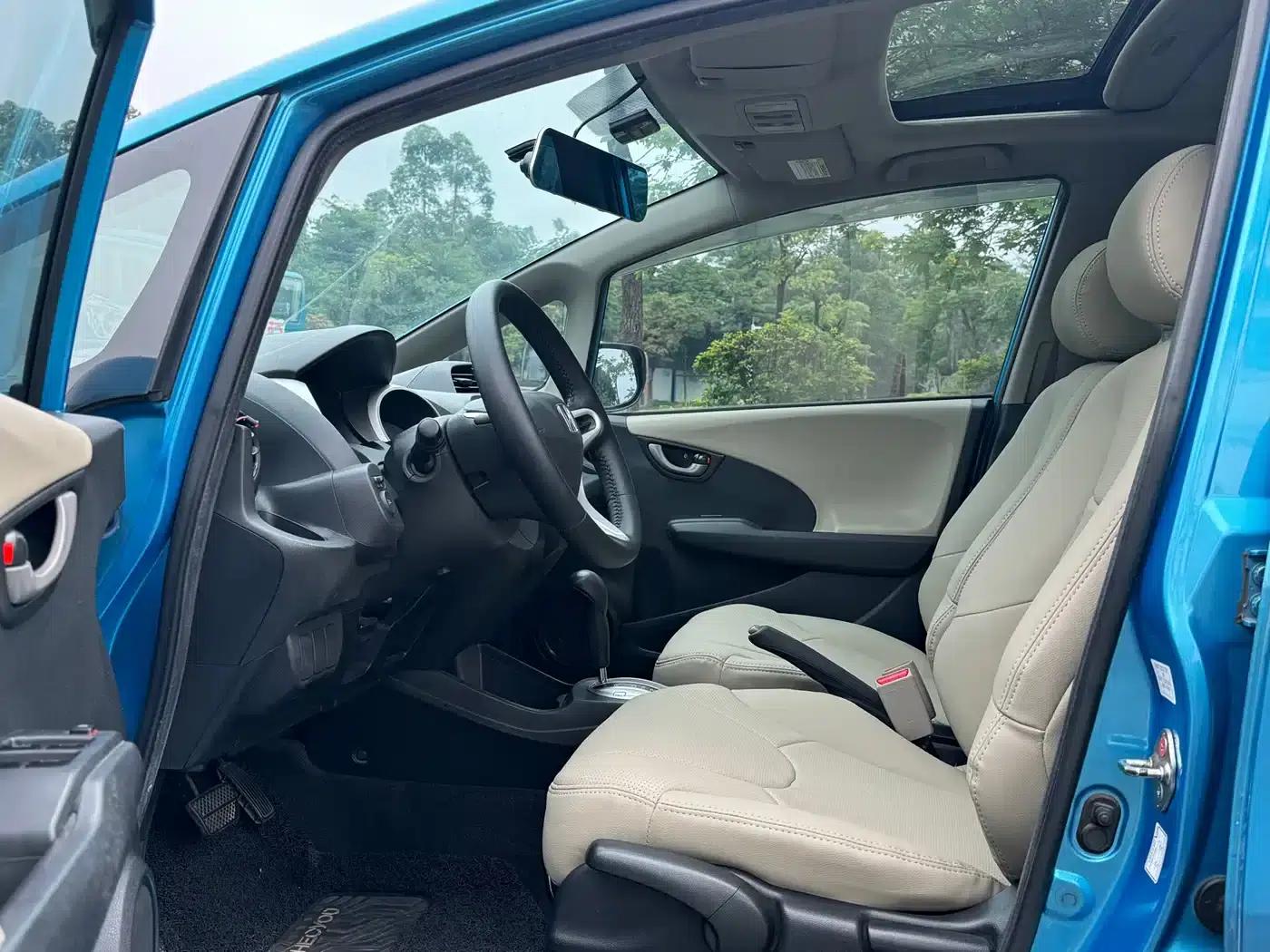 Honda Fit 2008 1.5L Automatic Deluxe Edition — миниатюра 8