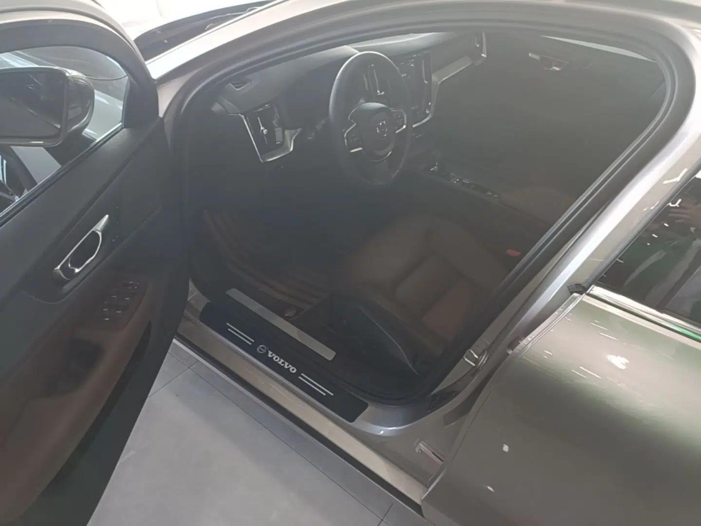 Volvo S60 2023 B4 Zhiyi Luxury Edition — миниатюра 19