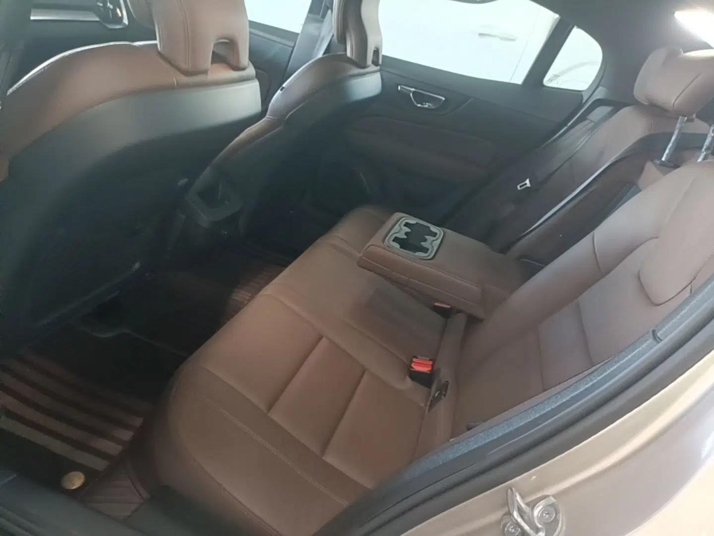 Volvo S60 2023 B4 Zhiyi Luxury Edition — миниатюра 20