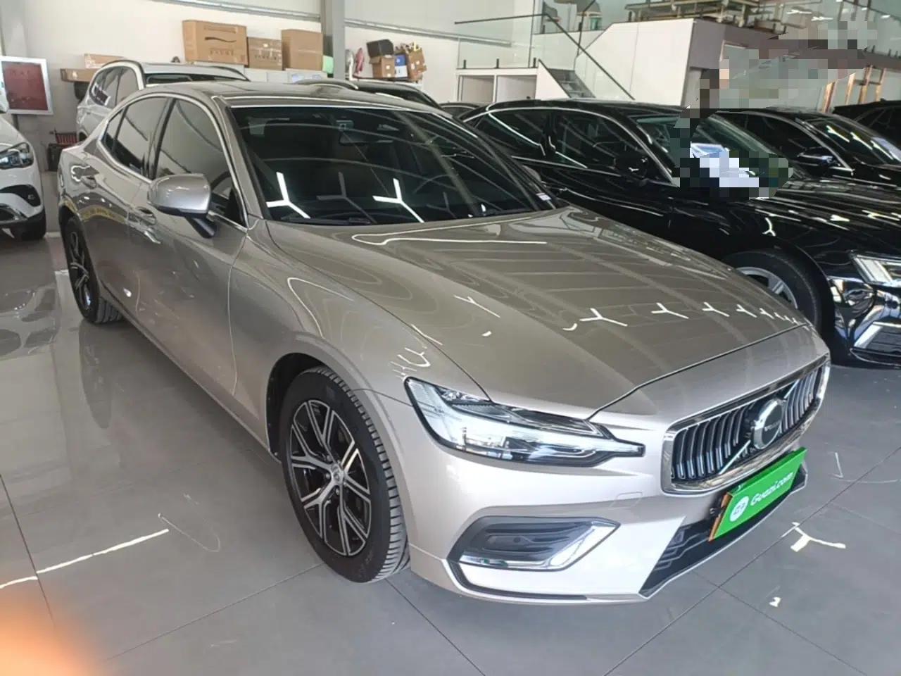 Volvo S60 2023 B4 Zhiyi Luxury Edition — миниатюра 3