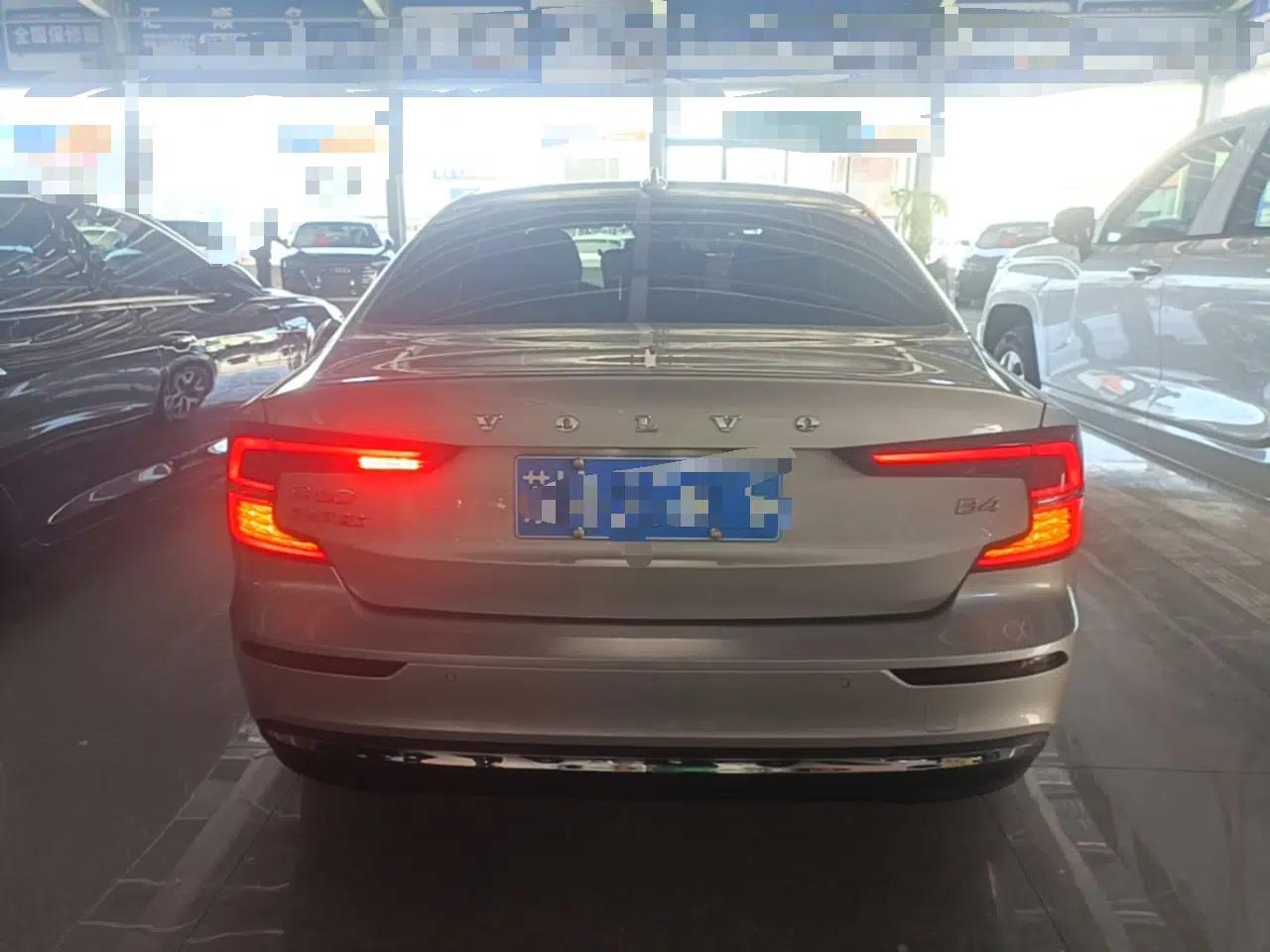 Volvo S60 2023 B4 Zhiyi Luxury Edition — миниатюра 5