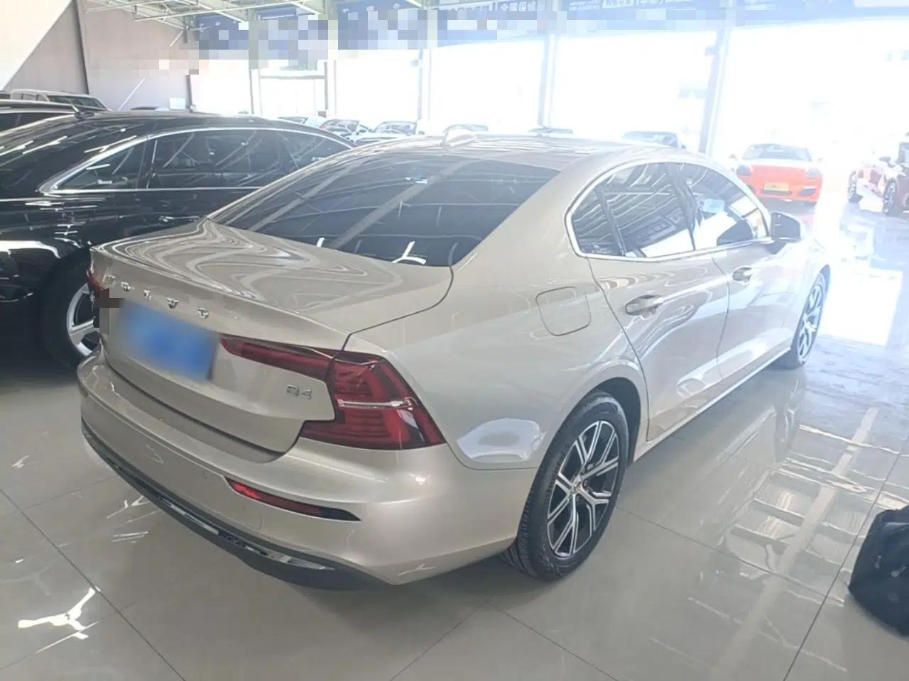 Volvo S60 2023 B4 Zhiyi Luxury Edition — миниатюра 6