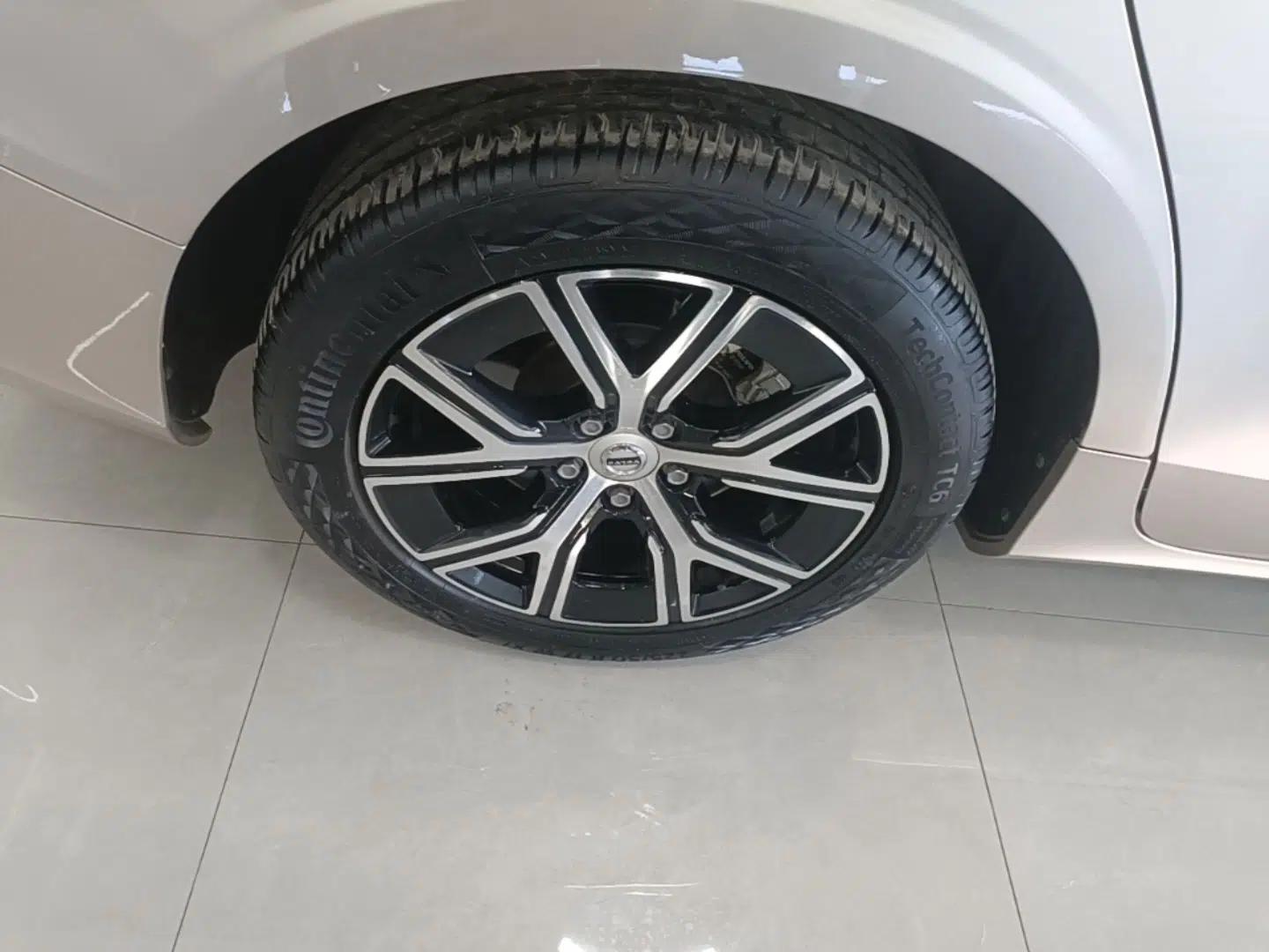 Volvo S60 2023 B4 Zhiyi Luxury Edition — миниатюра 10