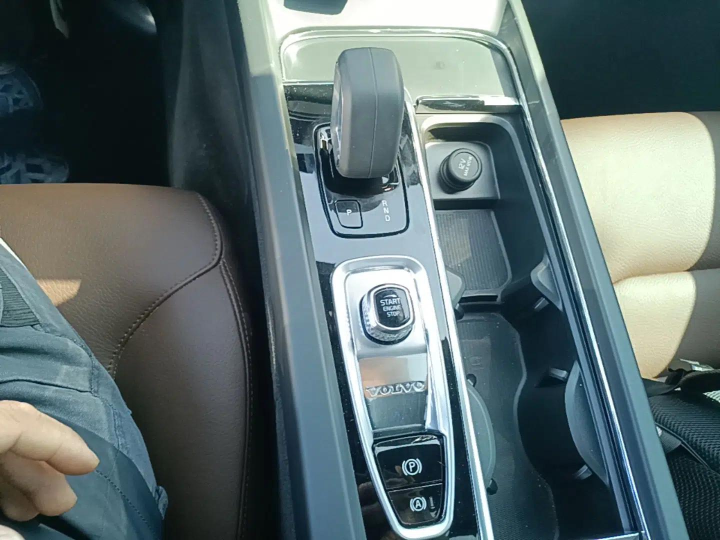 Volvo S60 2022 B4 Zhiyi Luxury Edition — миниатюра 16