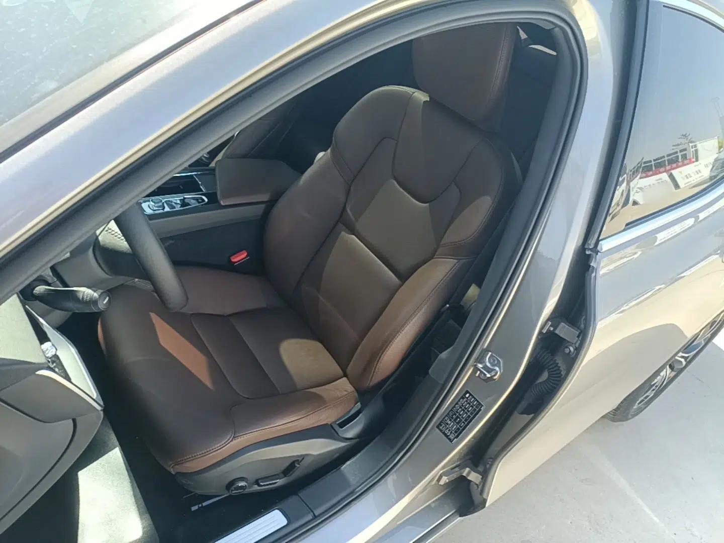 Volvo S60 2022 B4 Zhiyi Luxury Edition — миниатюра 17