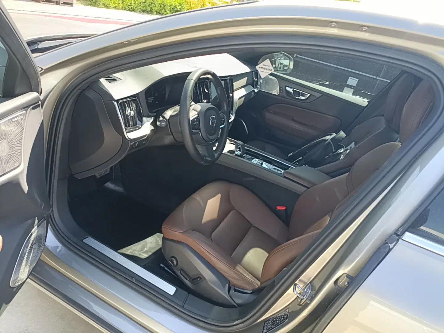 Volvo S60 2022 B4 Zhiyi Luxury Edition — миниатюра 18