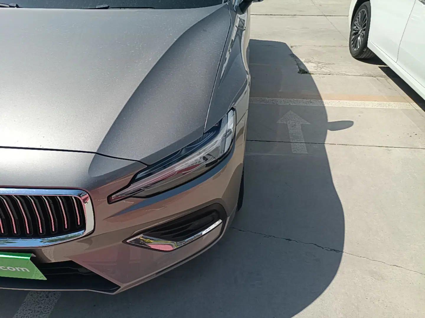 Volvo S60 2022 B4 Zhiyi Luxury Edition — миниатюра 5