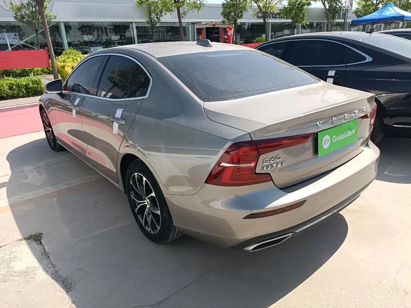 Volvo S60 2022 B4 Zhiyi Luxury Edition — миниатюра 7
