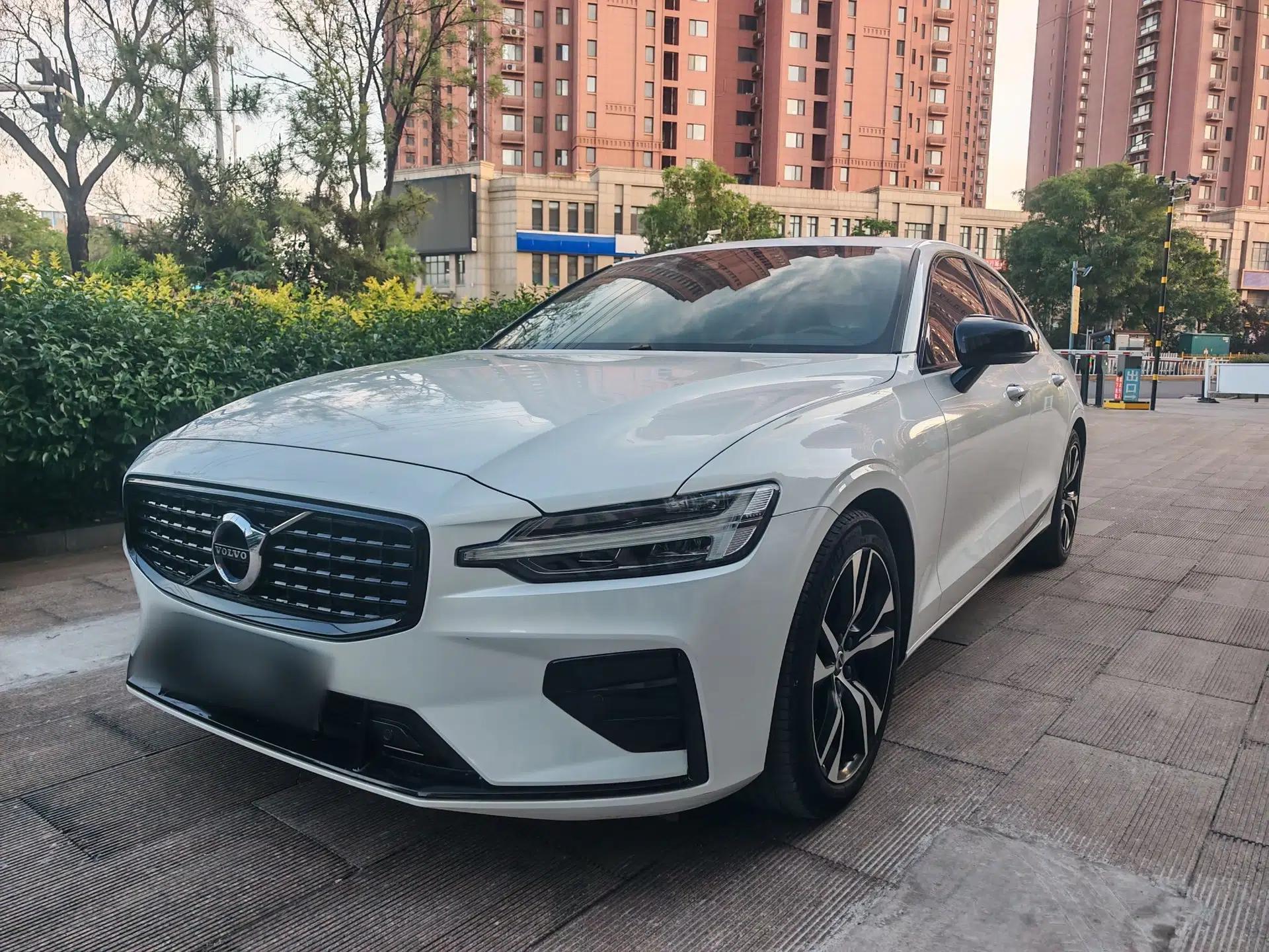 Volvo S60 2021 T4 Zhiyuan Sport Edition — миниатюра 1
