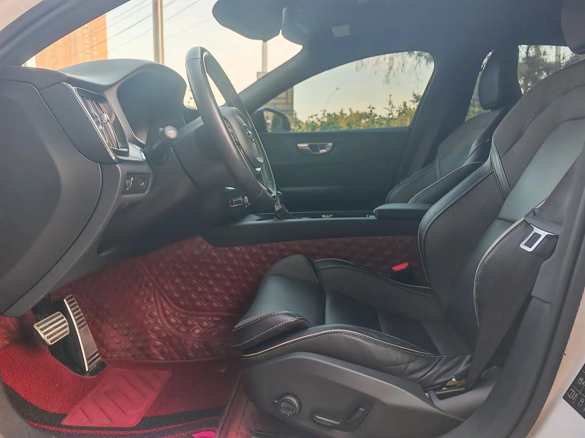 Volvo S60 2021 T4 Zhiyuan Sport Edition — миниатюра 17