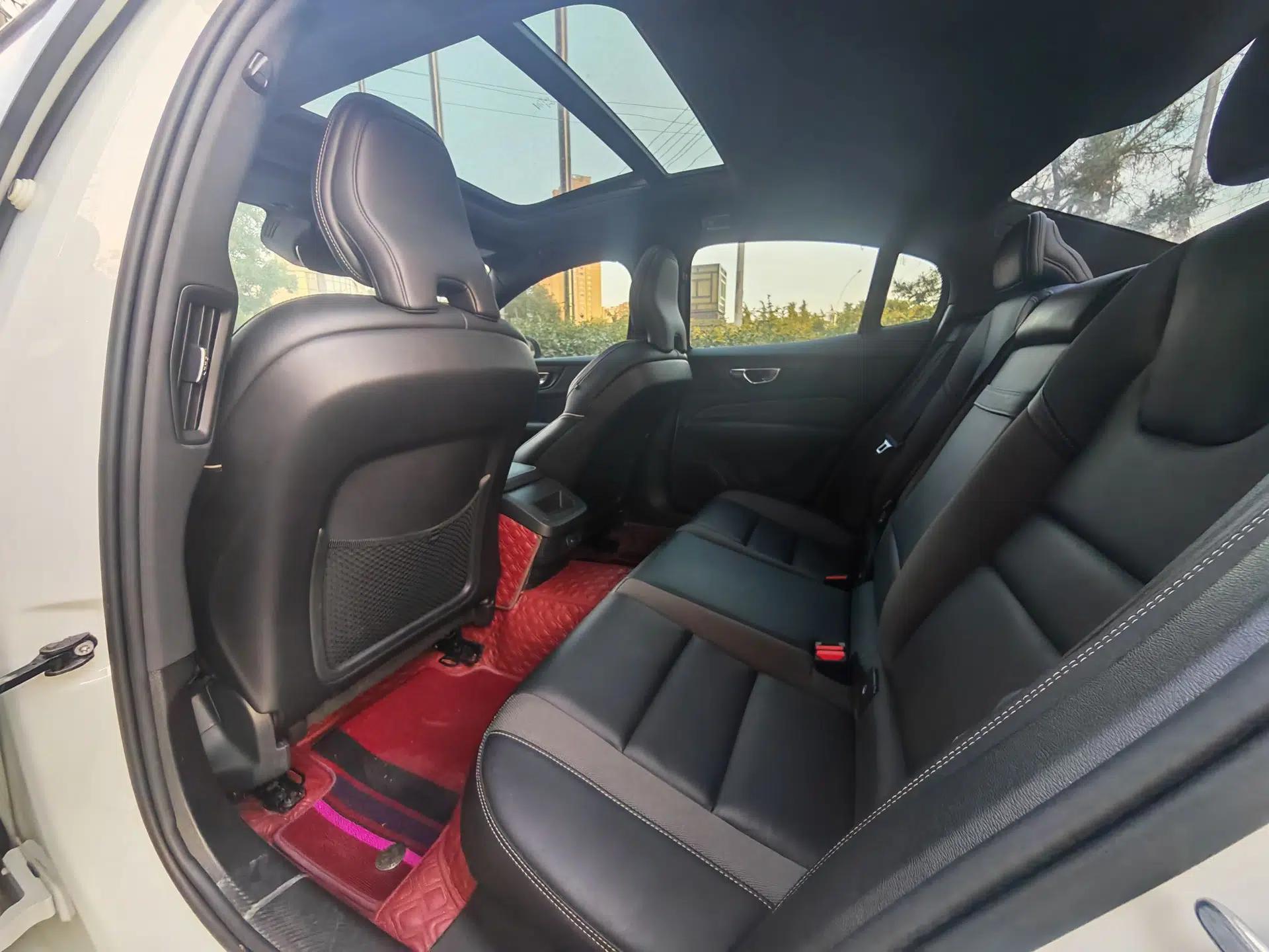 Volvo S60 2021 T4 Zhiyuan Sport Edition — миниатюра 18