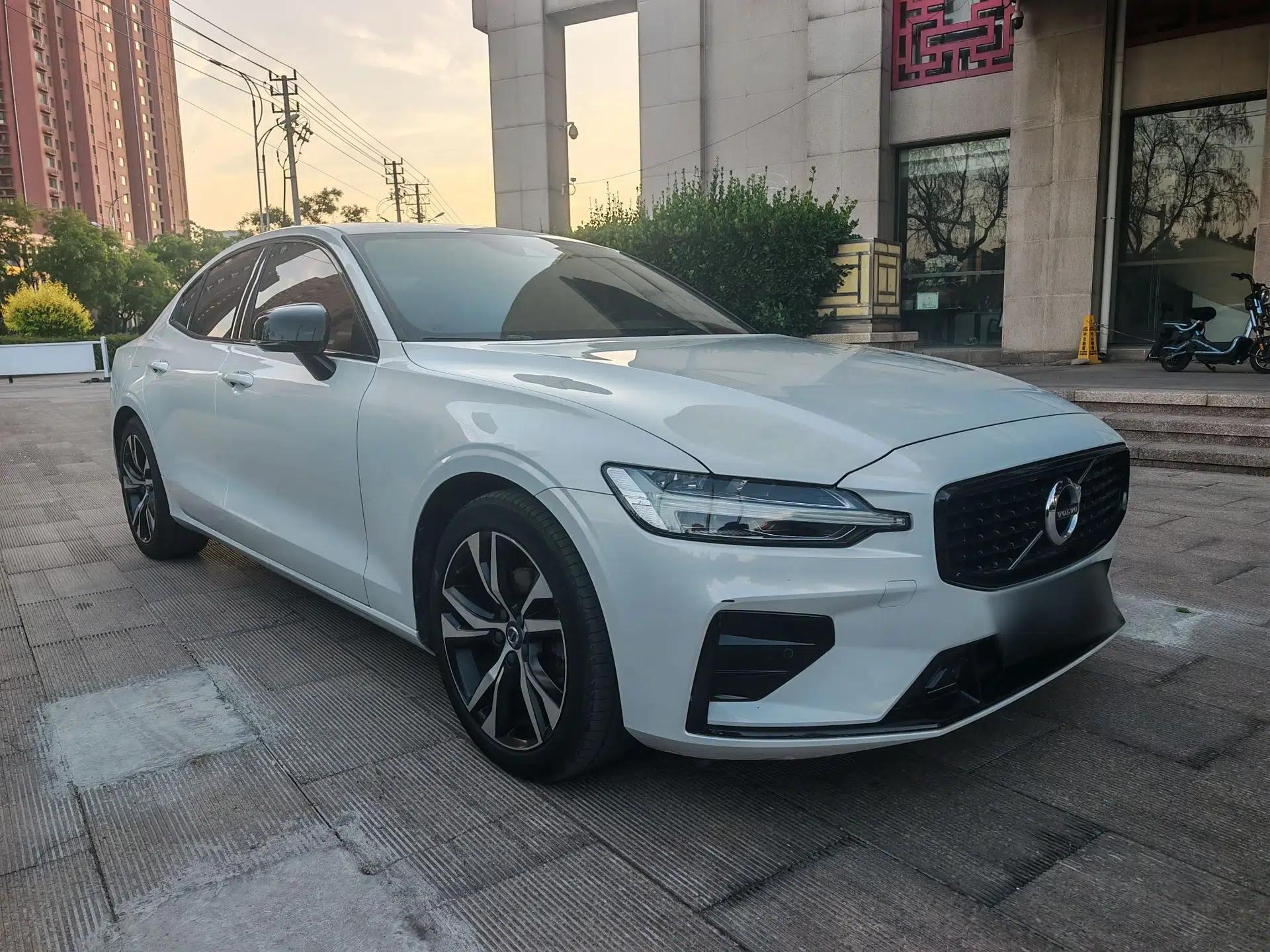 Volvo S60 2021 T4 Zhiyuan Sport Edition — миниатюра 4