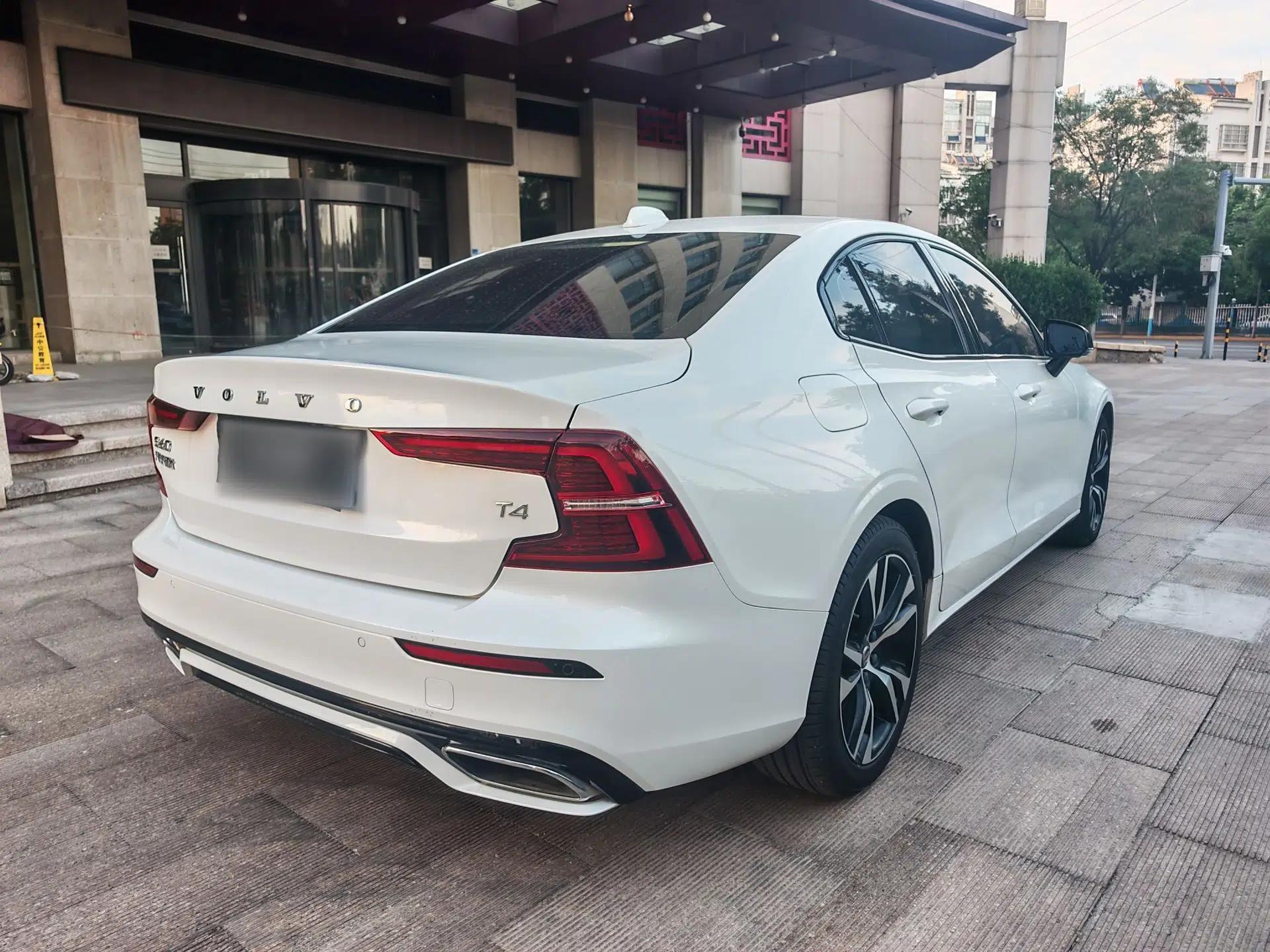 Volvo S60 2021 T4 Zhiyuan Sport Edition — миниатюра 5