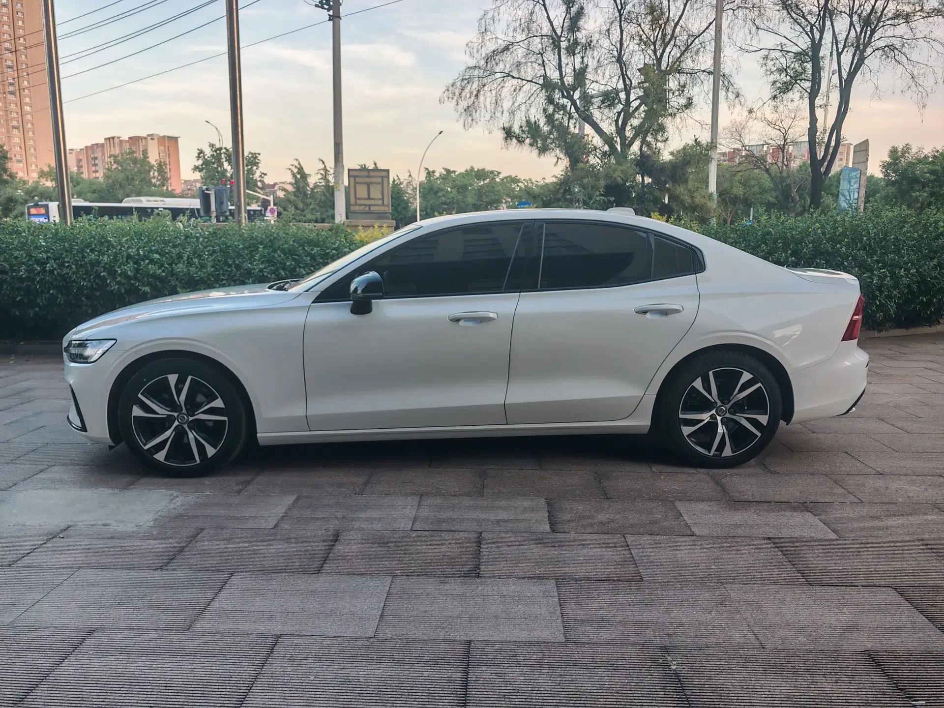 Volvo S60 2021 T4 Zhiyuan Sport Edition — миниатюра 7