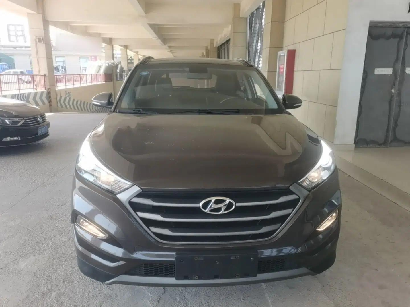 Hyundai Tucson 2015 1.6T Dual-Clutch Two-Wheel-Drive Smart Model — миниатюра 2