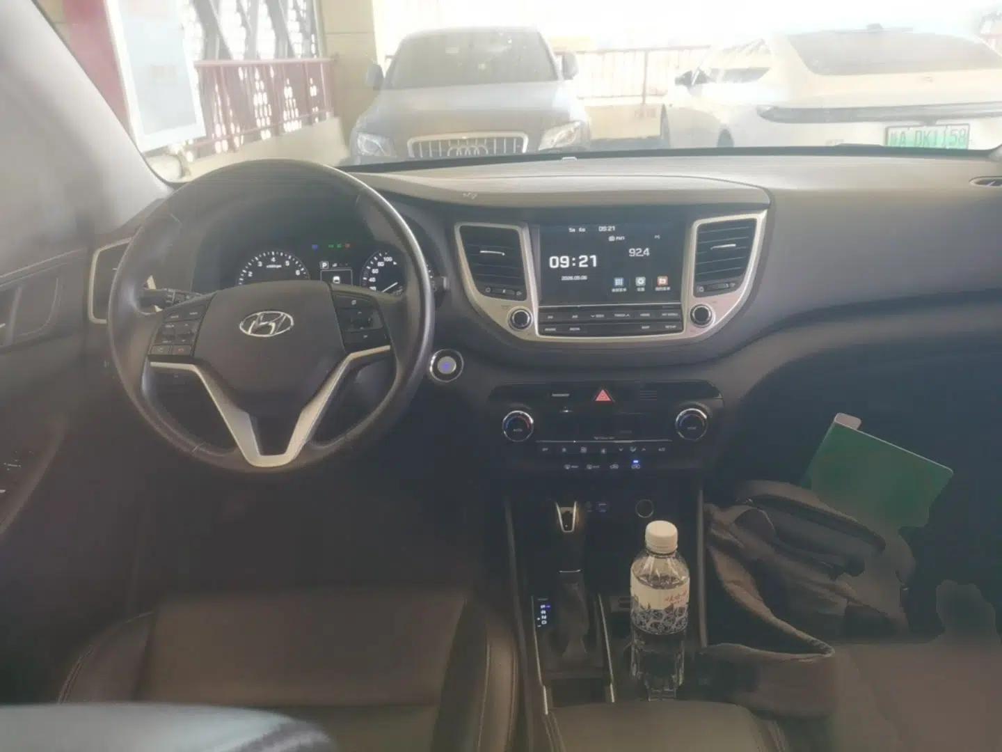 Hyundai Tucson 2015 1.6T Dual-Clutch Two-Wheel-Drive Smart Model — миниатюра 12