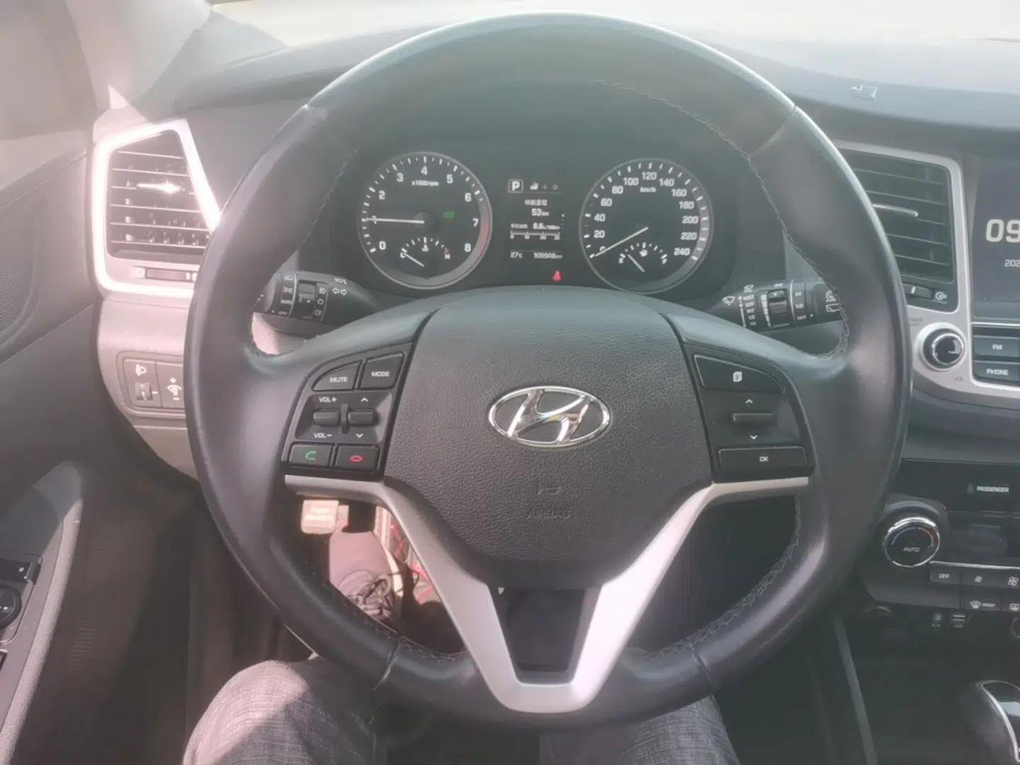 Hyundai Tucson 2015 1.6T Dual-Clutch Two-Wheel-Drive Smart Model — миниатюра 13