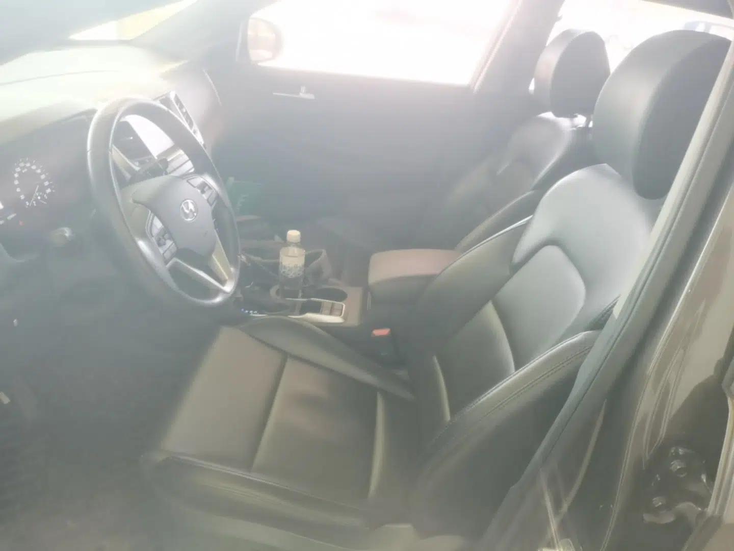 Hyundai Tucson 2015 1.6T Dual-Clutch Two-Wheel-Drive Smart Model — миниатюра 17
