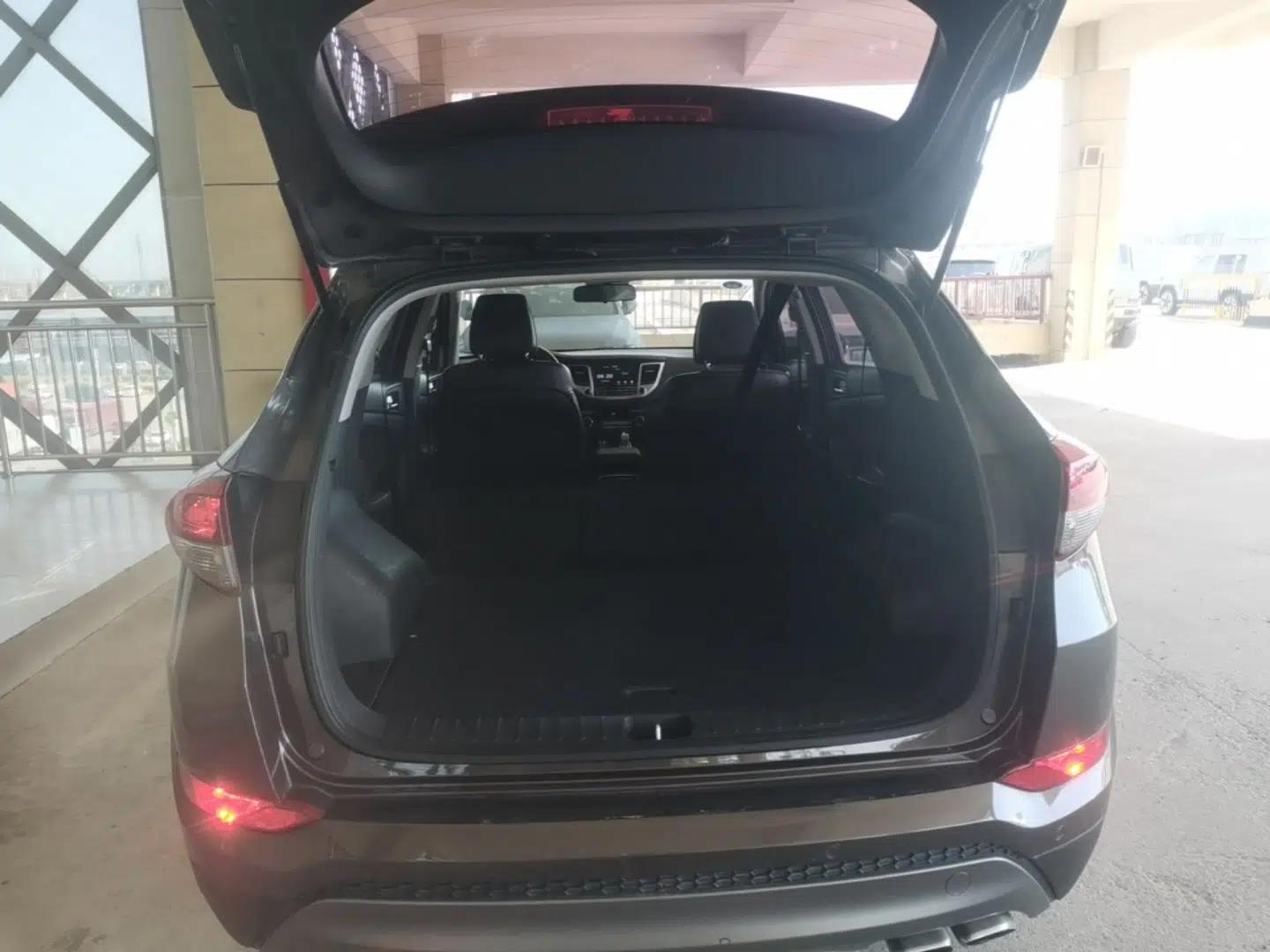 Hyundai Tucson 2015 1.6T Dual-Clutch Two-Wheel-Drive Smart Model — миниатюра 21