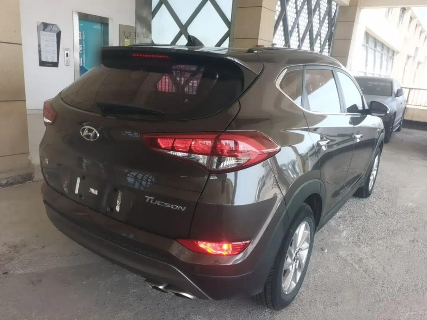 Hyundai Tucson 2015 1.6T Dual-Clutch Two-Wheel-Drive Smart Model — миниатюра 4