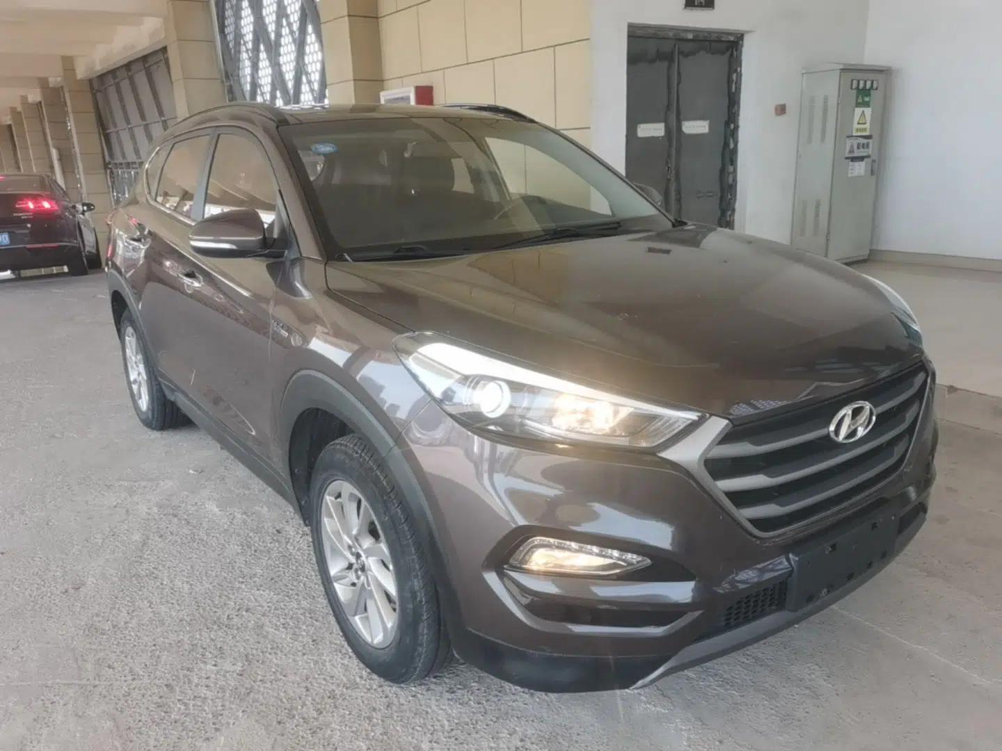 Hyundai Tucson 2015 1.6T Dual-Clutch Two-Wheel-Drive Smart Model — миниатюра 6