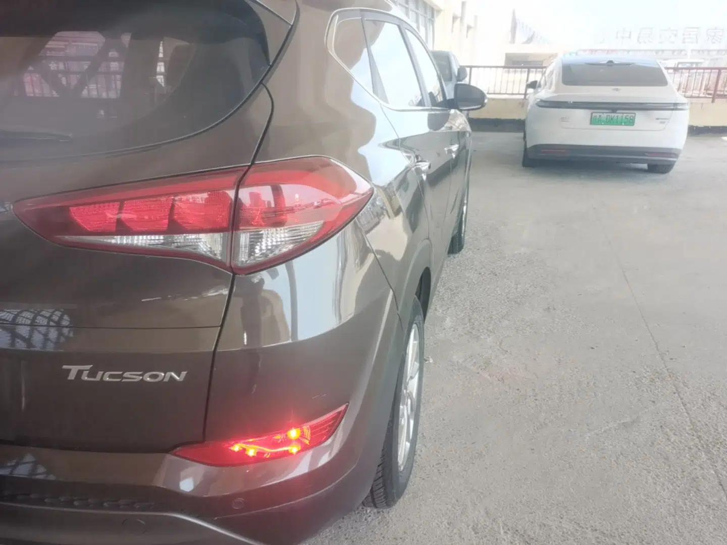 Hyundai Tucson 2015 1.6T Dual-Clutch Two-Wheel-Drive Smart Model — миниатюра 8