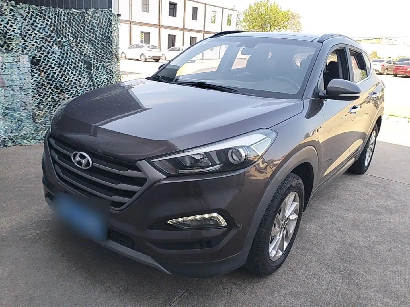 Hyundai Tucson 2018 1.6T Dual-Clutch Two-Wheel Drive 15th Anniversary Special Edition — миниатюра 1