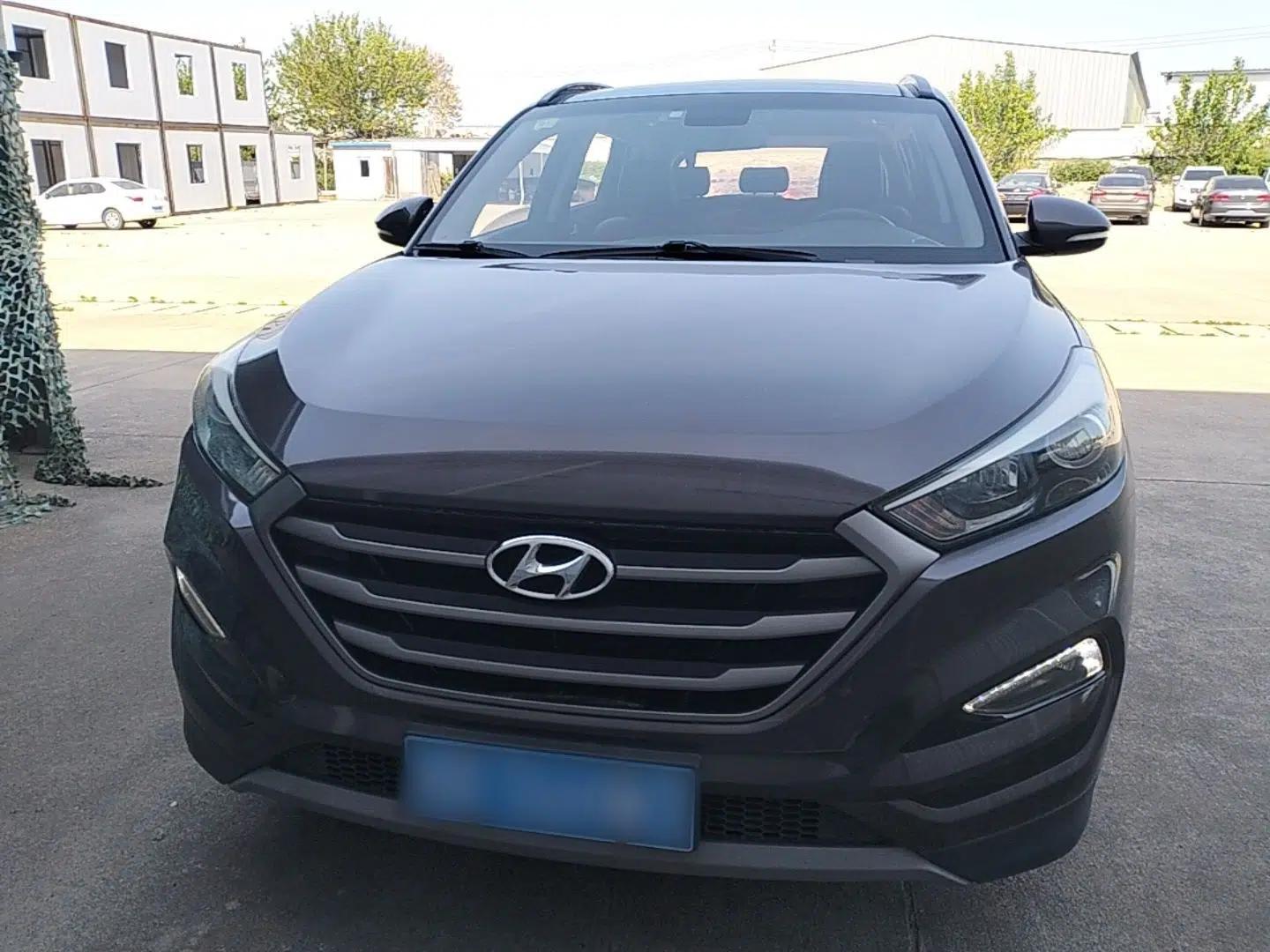 Hyundai Tucson 2018 1.6T Dual-Clutch Two-Wheel Drive 15th Anniversary Special Edition — миниатюра 2
