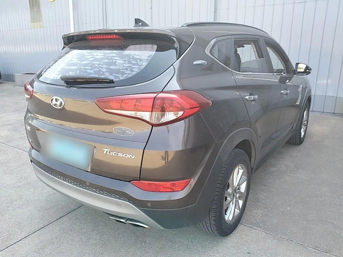 Hyundai Tucson 2018 1.6T Dual-Clutch Two-Wheel Drive 15th Anniversary Special Edition — миниатюра 6