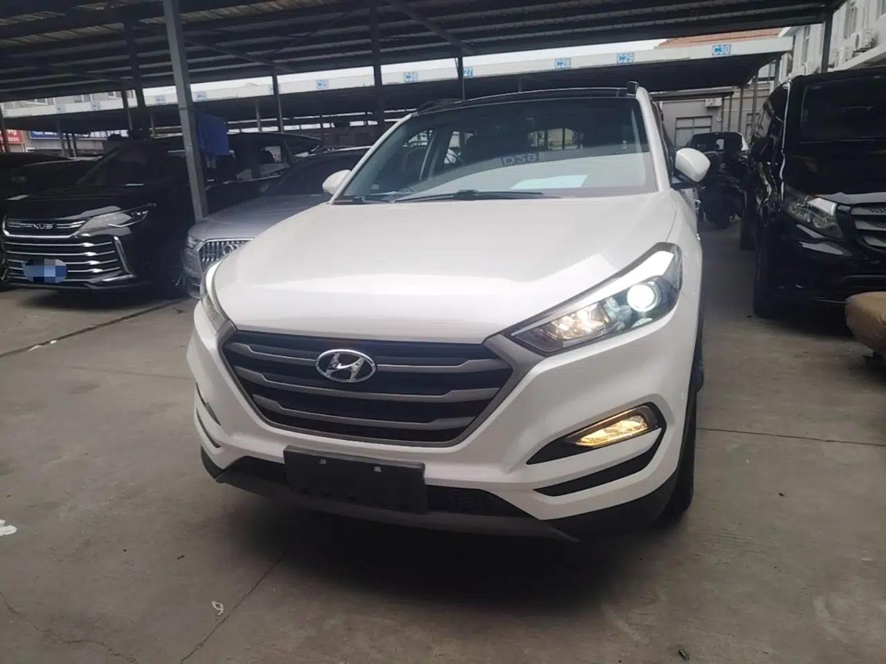 Hyundai Tucson 2015 1.6T Dual-Clutch Two-Wheel-Drive Smart Model — миниатюра 2