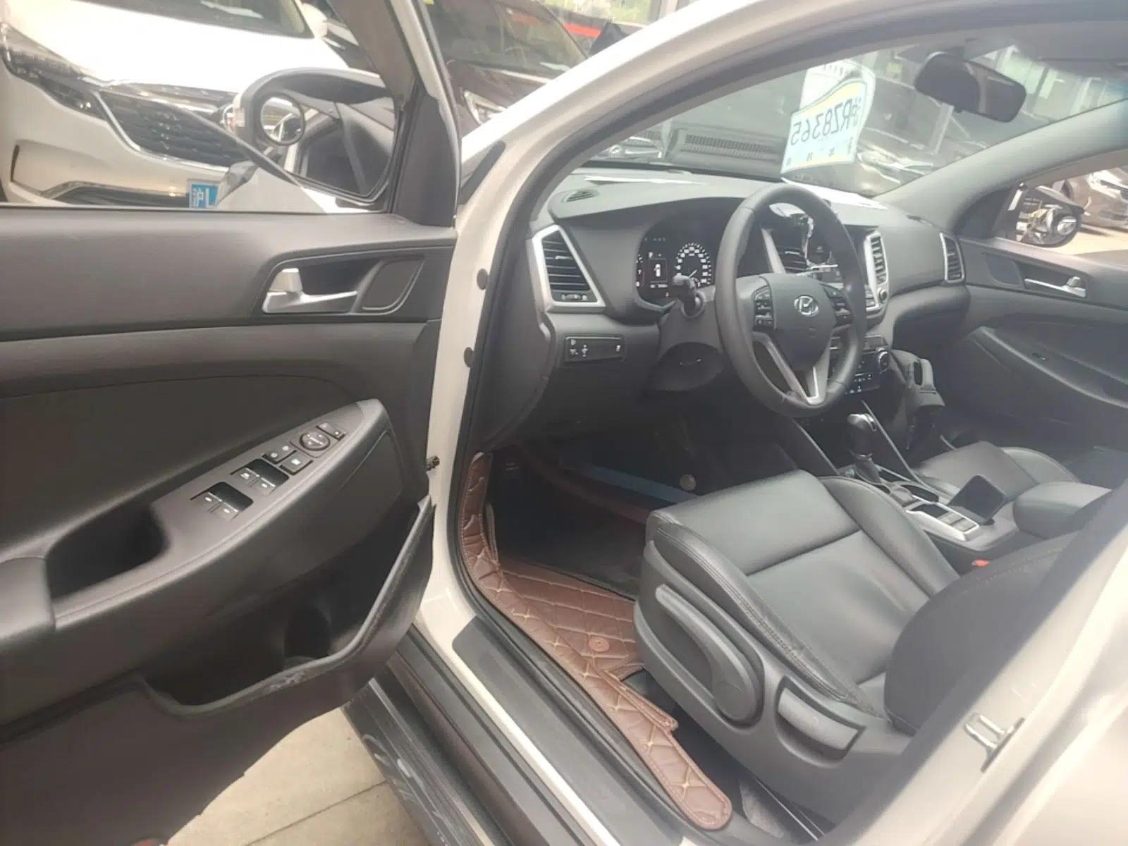 Hyundai Tucson 2015 1.6T Dual-Clutch Two-Wheel-Drive Smart Model — миниатюра 19