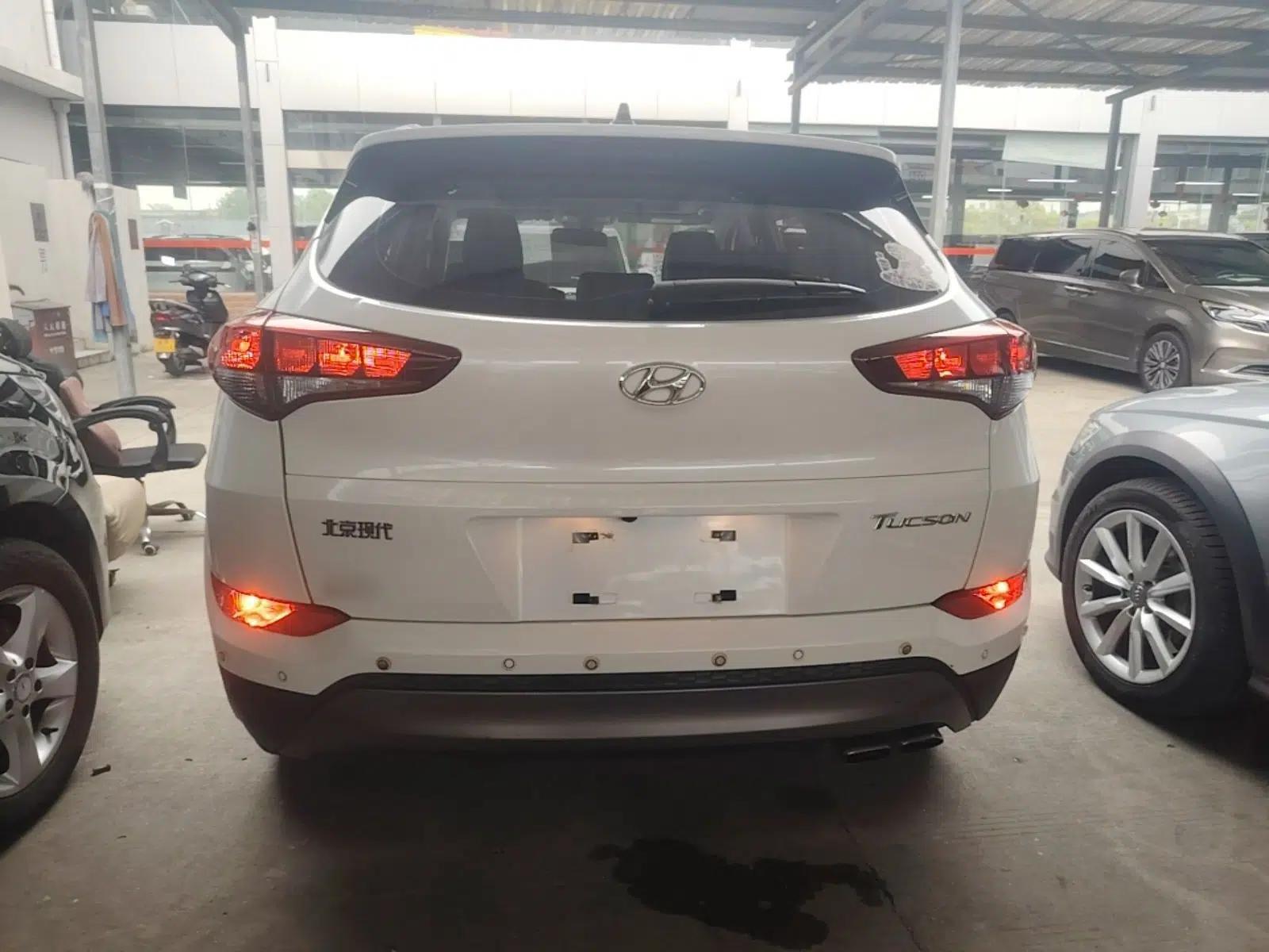 Hyundai Tucson 2015 1.6T Dual-Clutch Two-Wheel-Drive Smart Model — миниатюра 5
