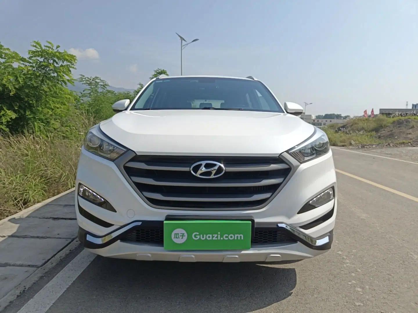 Hyundai Tucson 2015 1.6T Dual-Clutch Two-Wheel-Drive Smart Model — миниатюра 2
