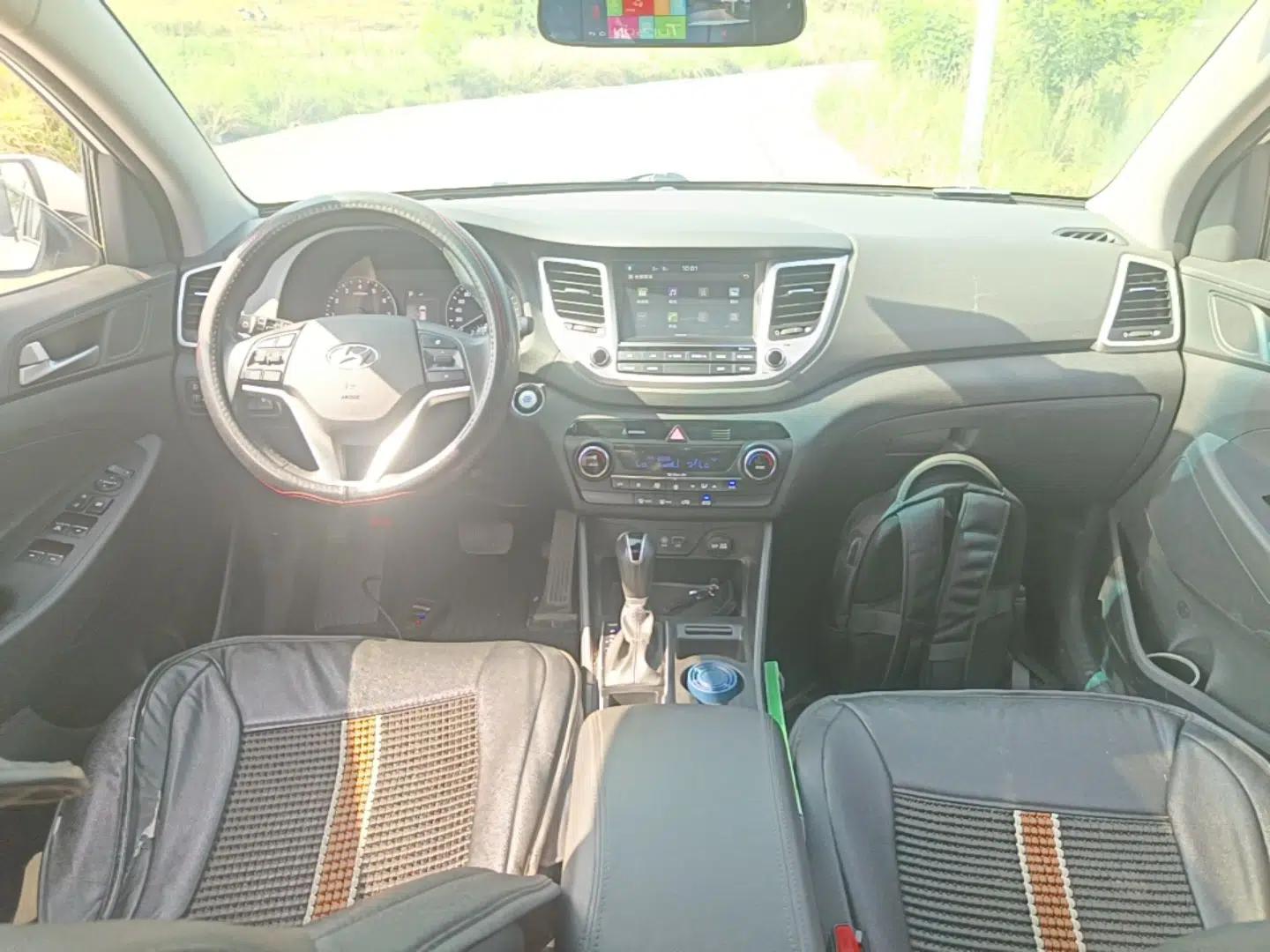Hyundai Tucson 2015 1.6T Dual-Clutch Two-Wheel-Drive Smart Model — миниатюра 13