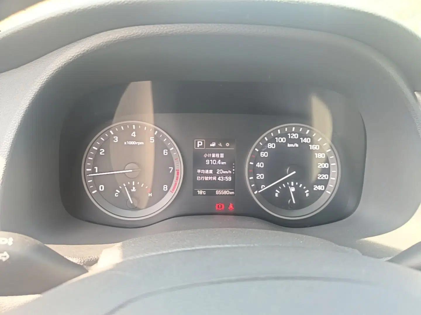 Hyundai Tucson 2015 1.6T Dual-Clutch Two-Wheel-Drive Smart Model — миниатюра 15