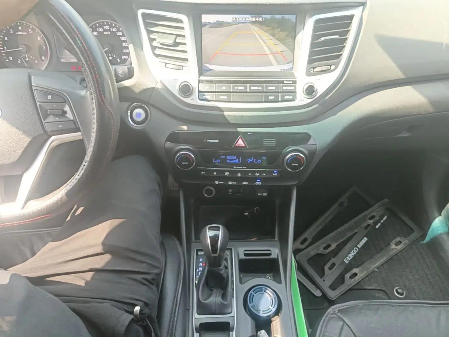 Hyundai Tucson 2015 1.6T Dual-Clutch Two-Wheel-Drive Smart Model — миниатюра 17