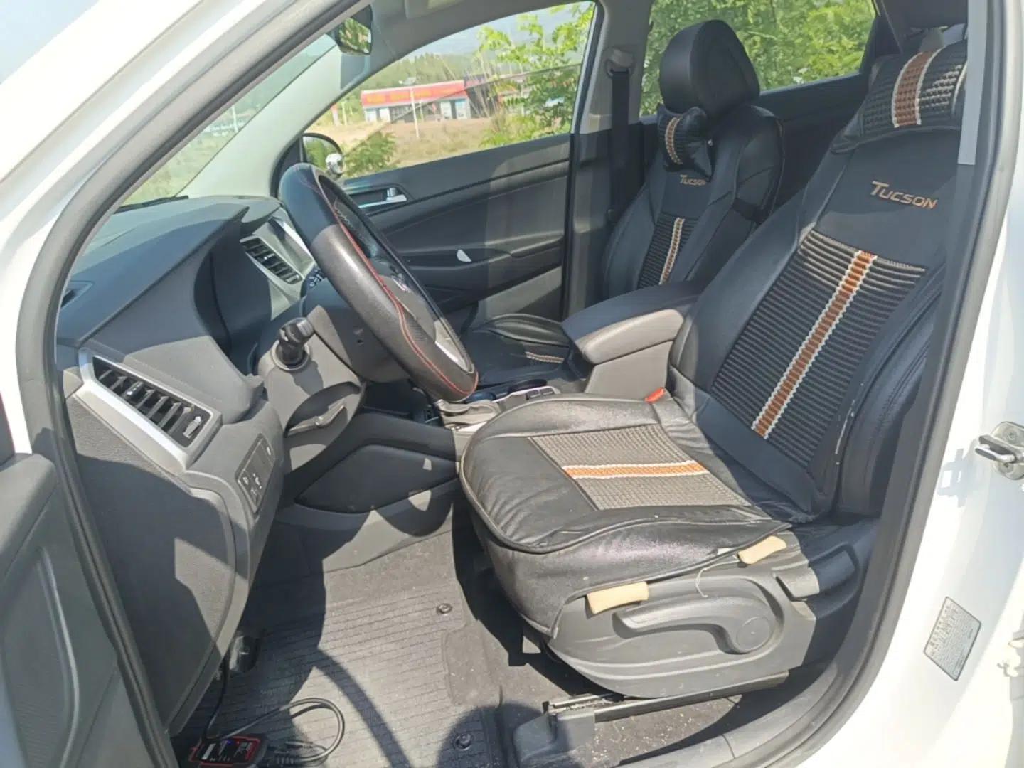 Hyundai Tucson 2015 1.6T Dual-Clutch Two-Wheel-Drive Smart Model — миниатюра 18