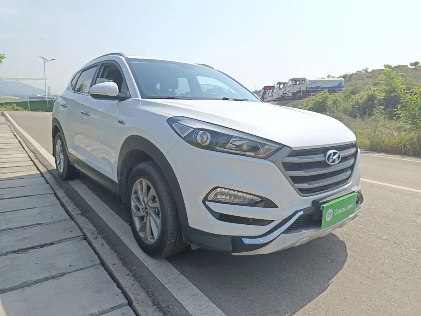 Hyundai Tucson 2015 1.6T Dual-Clutch Two-Wheel-Drive Smart Model — миниатюра 3