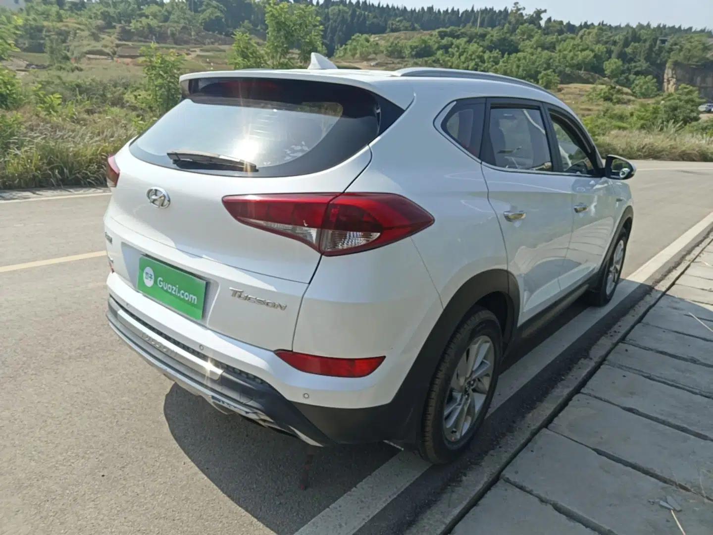 Hyundai Tucson 2015 1.6T Dual-Clutch Two-Wheel-Drive Smart Model — миниатюра 6