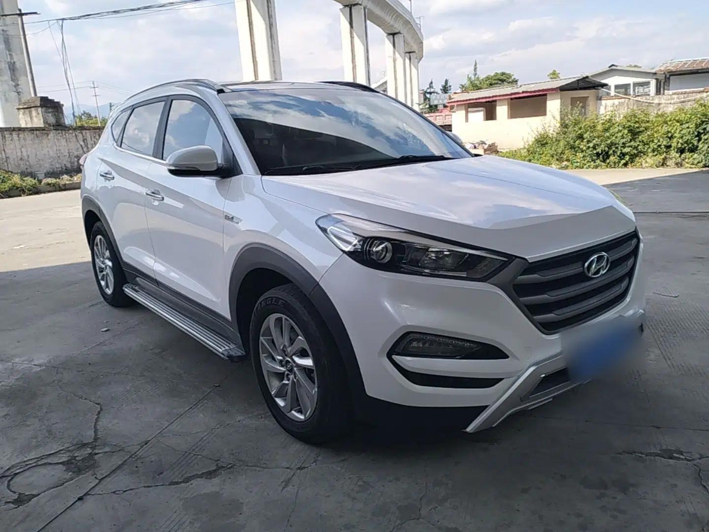 Hyundai Tucson 2015 1.6T Dual-Clutch Two-Wheel-Drive Smart Model — миниатюра 3