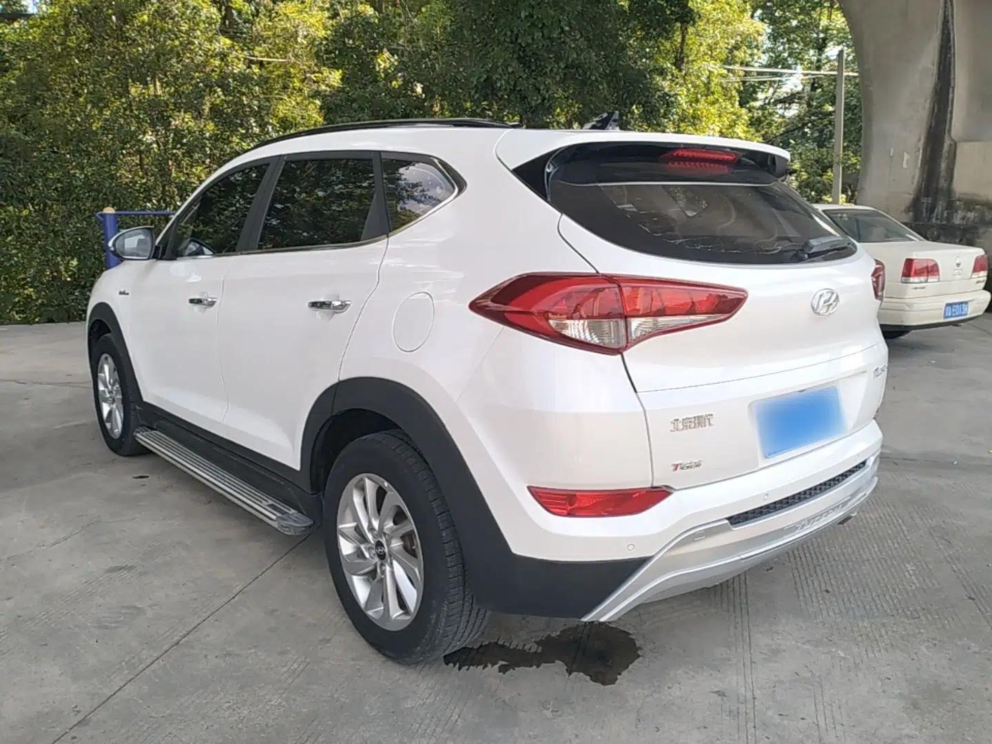Hyundai Tucson 2015 1.6T Dual-Clutch Two-Wheel-Drive Smart Model — миниатюра 4