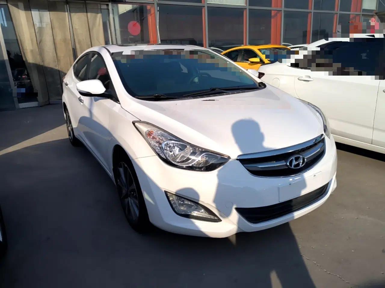 Hyundai Elantra (5th Generation / Langdong) 2015 1.6L Automatic Leading Model — миниатюра 3