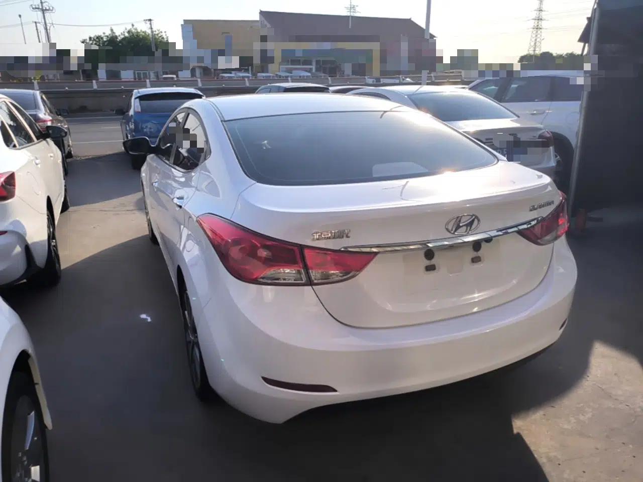 Hyundai Elantra (5th Generation / Langdong) 2015 1.6L Automatic Leading Model — миниатюра 4