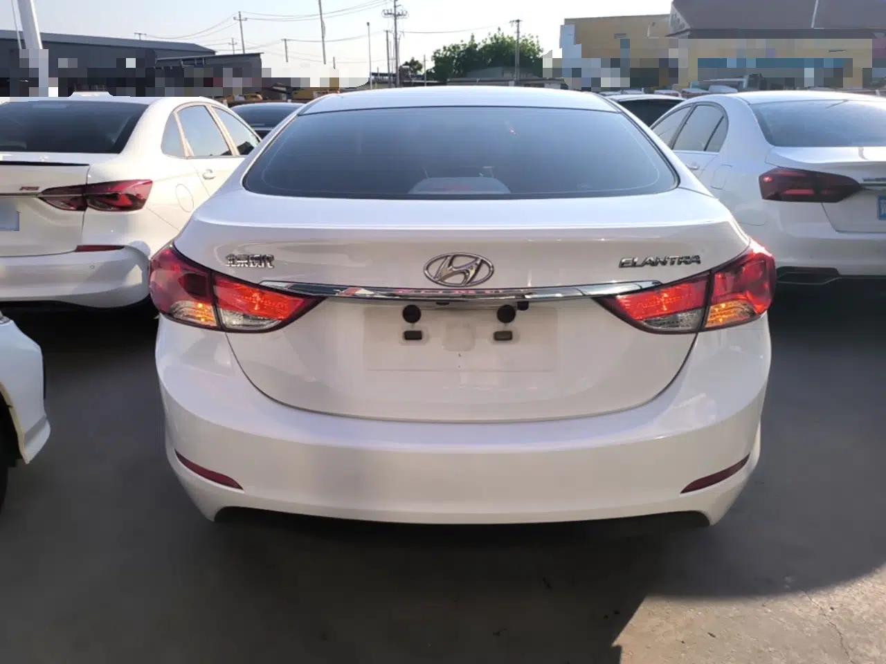 Hyundai Elantra (5th Generation / Langdong) 2015 1.6L Automatic Leading Model — миниатюра 5