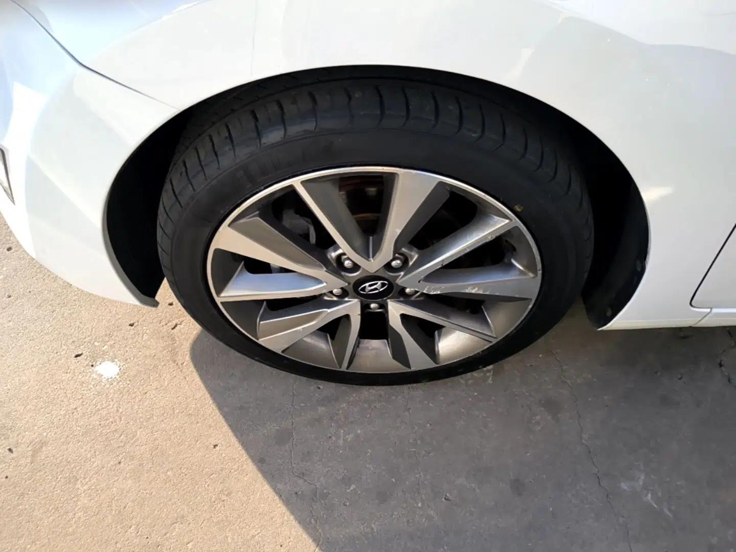 Hyundai Elantra (5th Generation / Langdong) 2015 1.6L Automatic Leading Model — миниатюра 8
