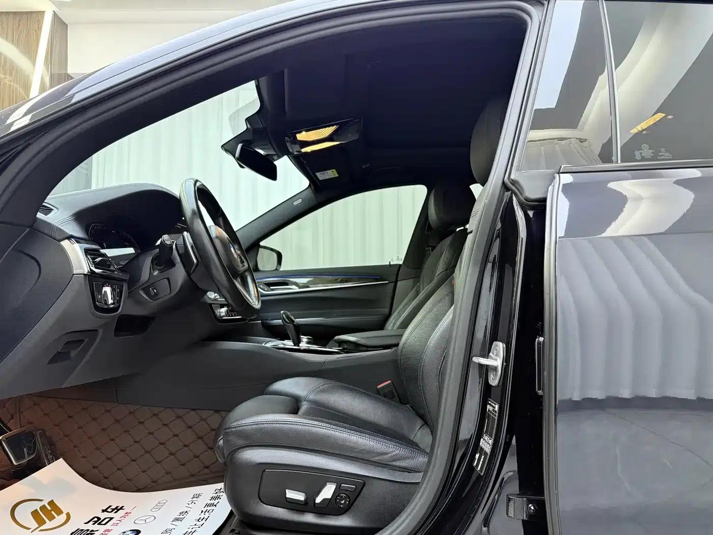 2022 BMW 6 Series GT 630i M Sport Package — миниатюра 4